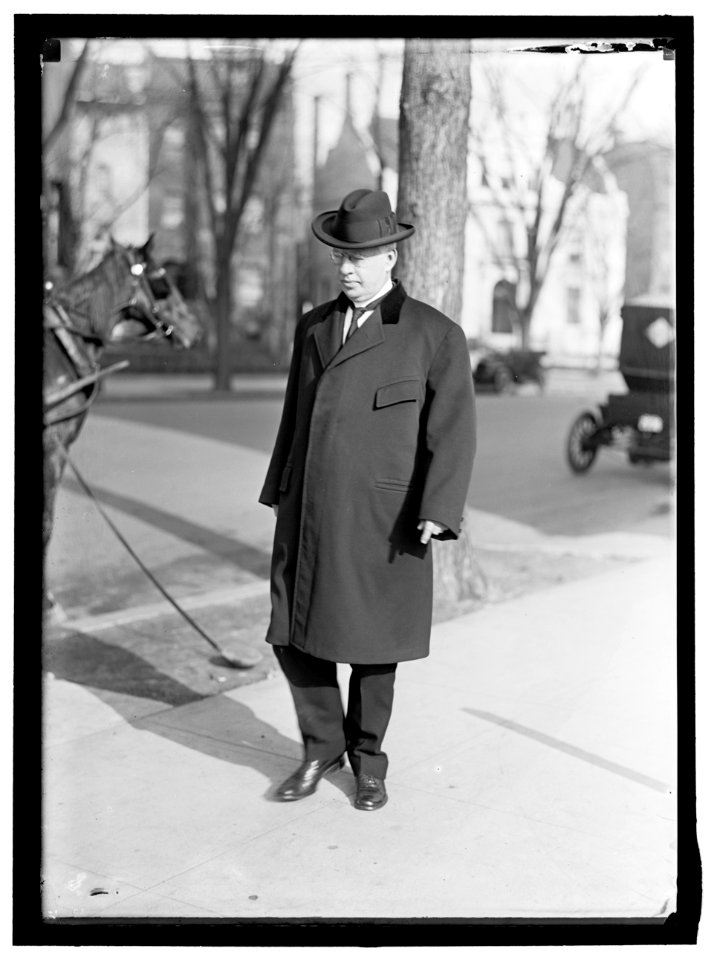 LAMAR, JOSEPH RUCKER. ASSOCIATE JUSTICE, U.S. SUPREME COURT, 1911-1916 LCCN2016865206