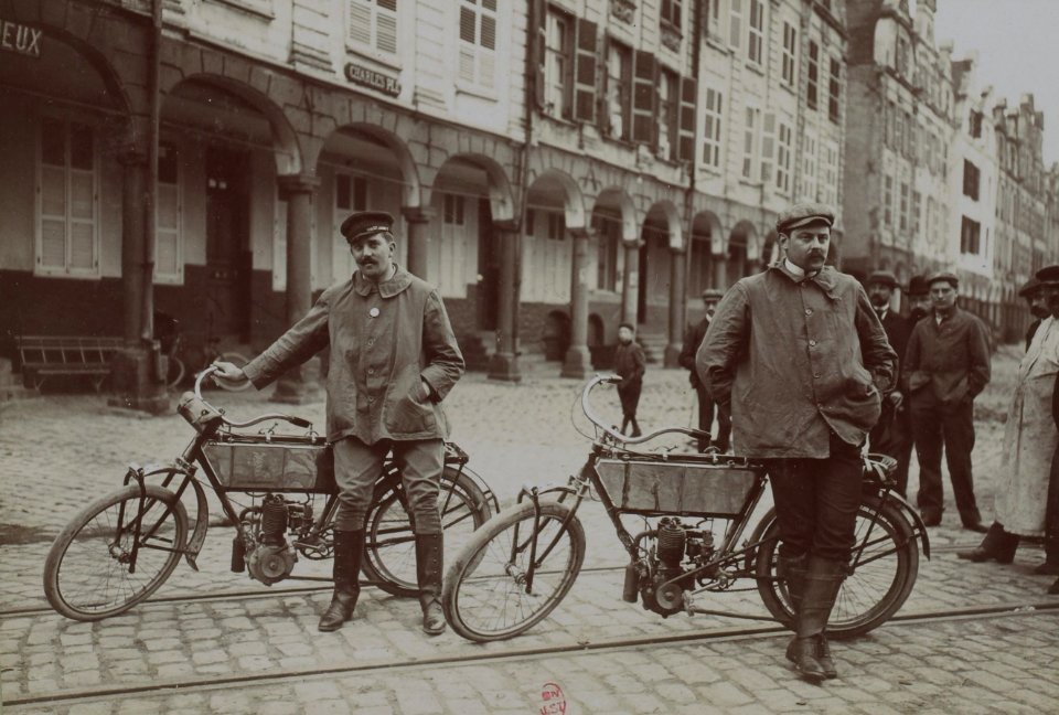 Lamberjack (G) et Demeester (D) sur Griffon, au Circuit du Pas-de-Calais en Tourisme (mai 1904)
