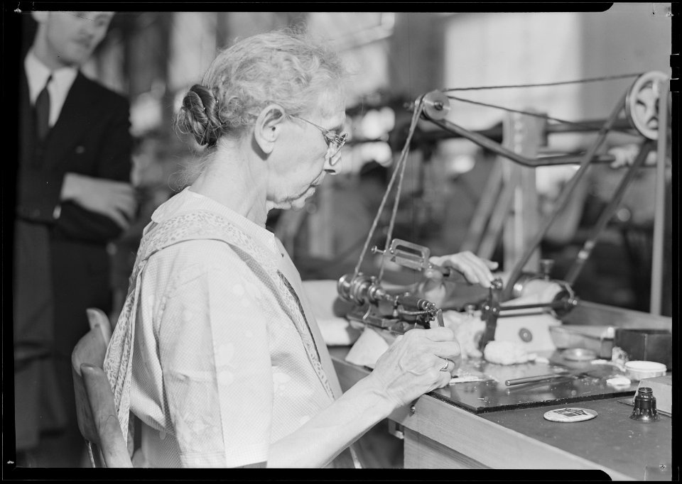 Lancaster, Pennsylvania - Hamilton Watch. Operation - polishing machine - machine is called wig-wag machine and is... - NARA - 518432