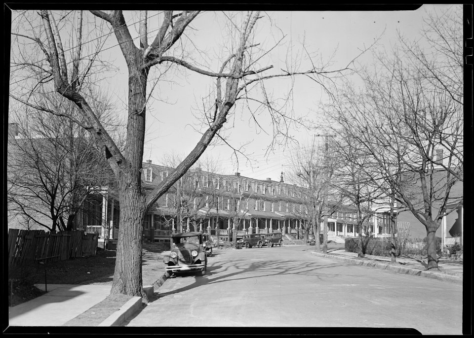 Lancaster, Pennsylvania - Housing. Silk, linoluem and closure workers' homes, rental $20.00 to $22.00 per month. - NARA - 518449