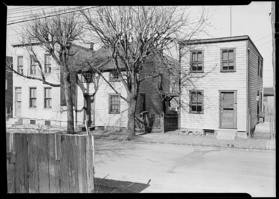 Lancaster, Pennsylvania - Housing. Low-priced houses - silk and linoleum workers - rental below $20.00 - NARA - 518445