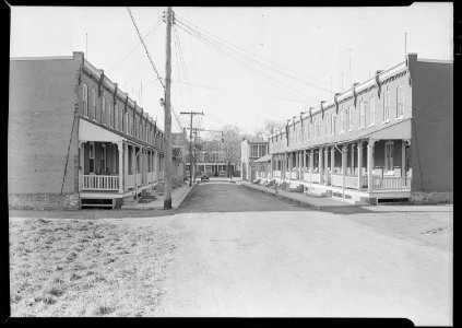 Lancaster, Pennsylvania - Housing. Moderatly priced homes in Lancaster City housing silk, linoleum and closure... - NARA - 518446