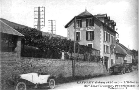 Laffrey, Hotel des lacs en 1935, p 110 de L'Isère les 533 communes photo