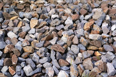 Basalt railway ballast bed