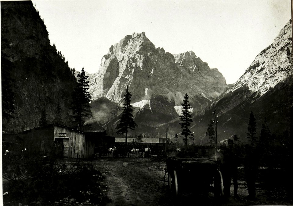 Lager bei Dreischusterhütte, Blick gegen Süden. (BildID 15423749)