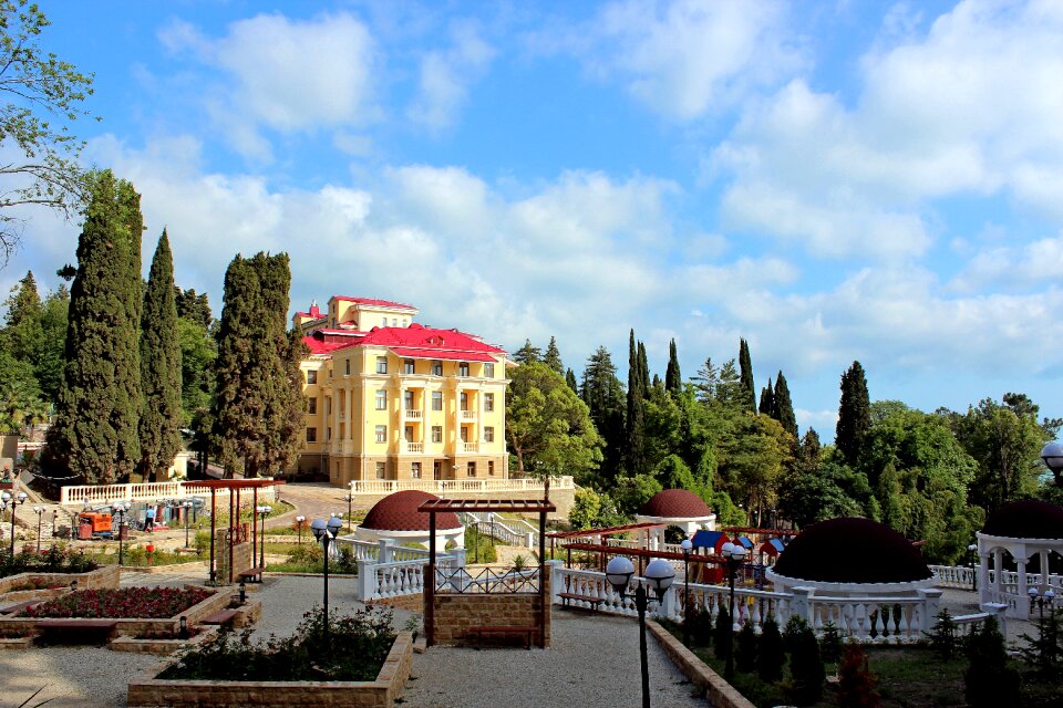 House travel building