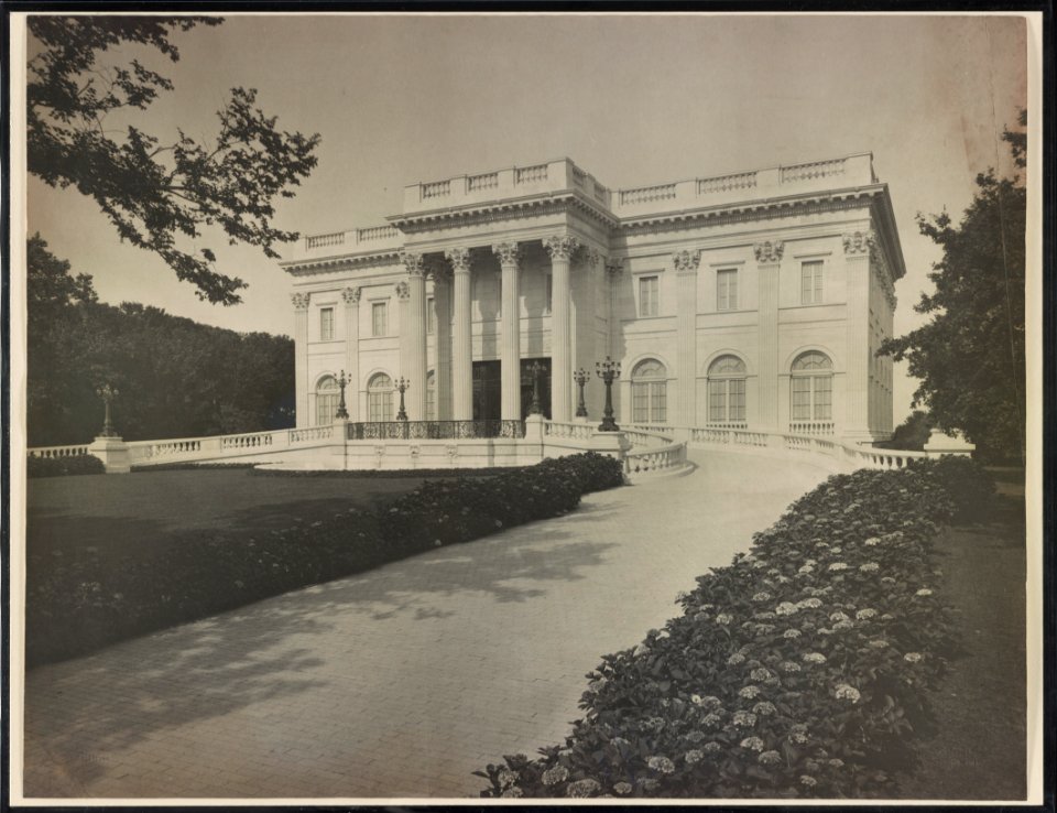 Marble House, William K. and Alva Vanderbilt mansion, Newport, Rhode Island) - Frank H. Child, photographer LCCN2017648601