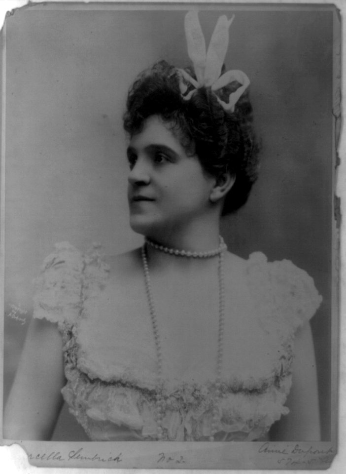 Marcella Sembrich, head-and-shoulders portrait, facing left LCCN98518869