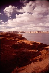 Lake Powell, Formed by Glen Canyon (4266509814)