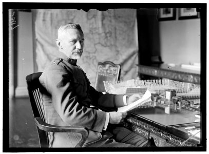MARCH, PEYTON C., MAJ. GEN., U.S.A., CHIEF OF STAFF. AT DESK LCCN2016868954