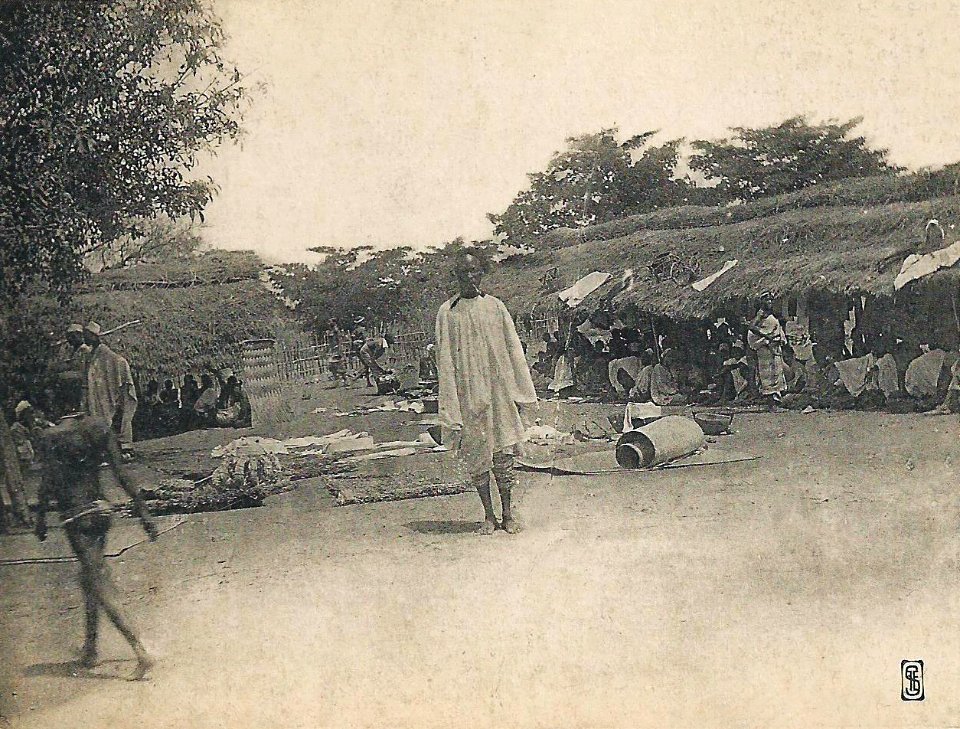 Marché de Siguiri (Guinée) (cropped)
