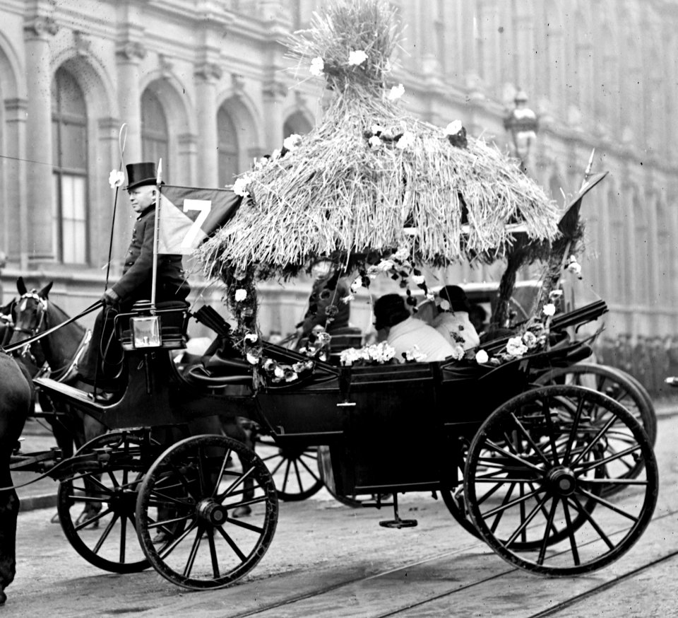 Landau-ruche du 7ème arrondissement - Mi-Carême au Carnaval de Paris 1923