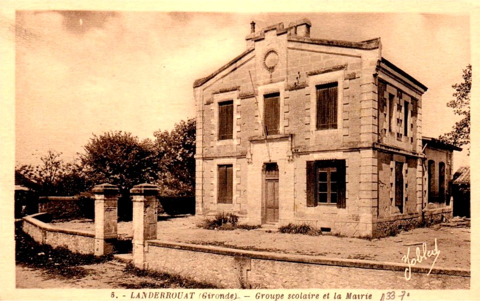 Landerrouat - Mairie et Groupe scolaire 2
