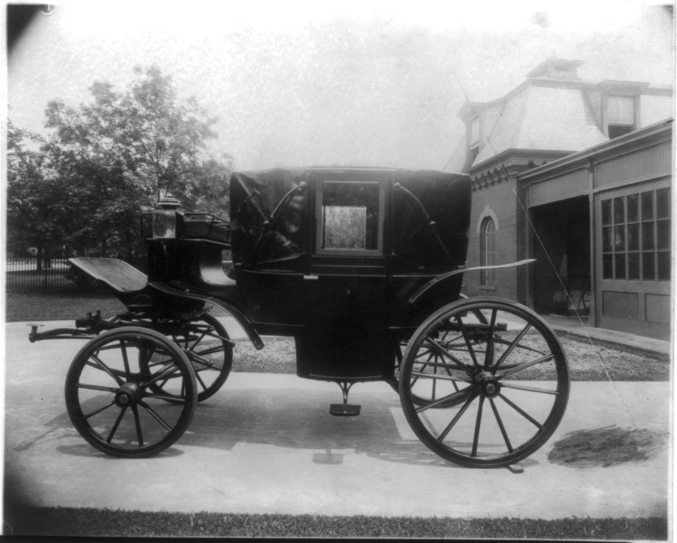 Landau - White House Stables, Wash., D.C. LCCN2007686802