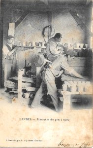 Landes - Fabrication des pots à résine