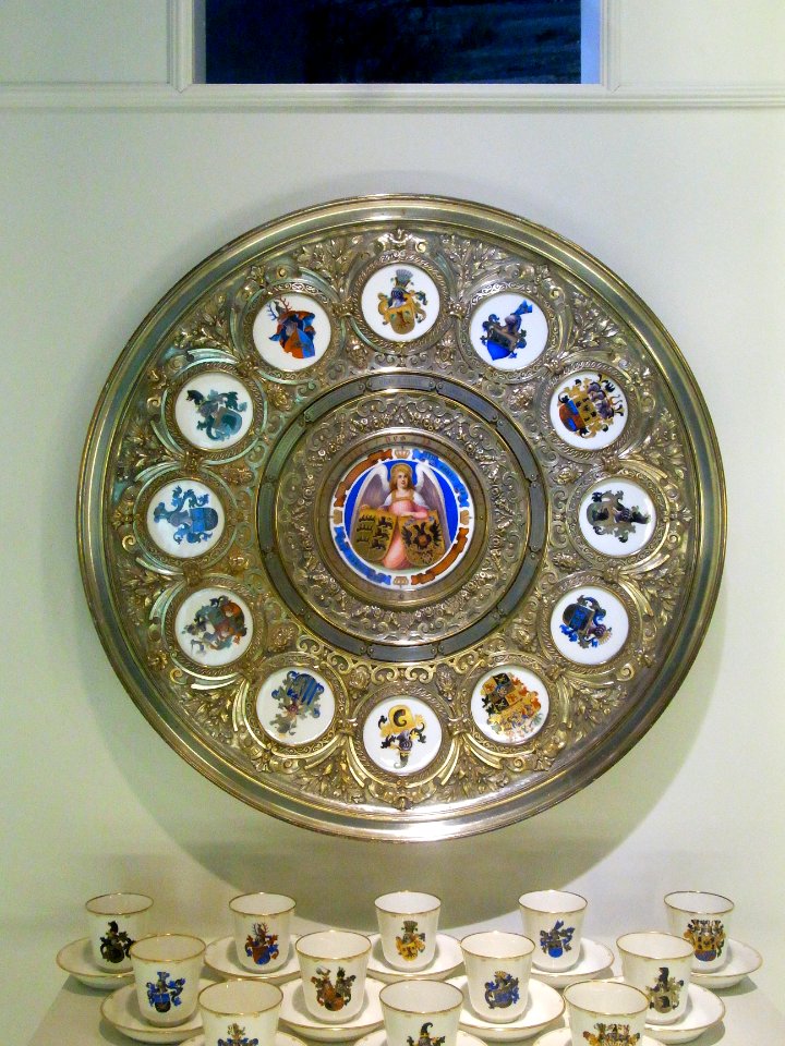 Landesmuseum Württemberg-Schmuckteller mit Adelswappen-0237642