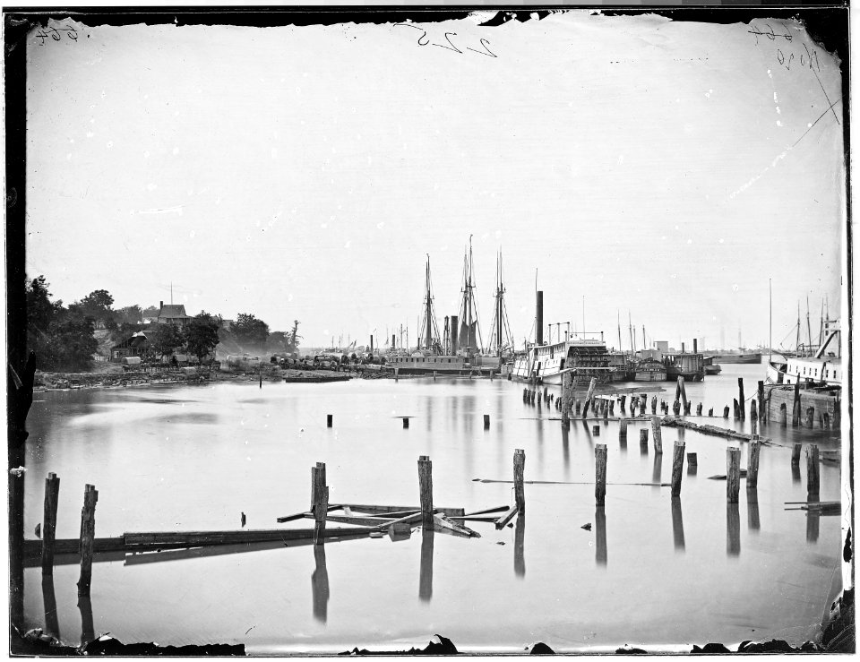 Landing on James River, Virginia, in 1865 - NARA - 524644