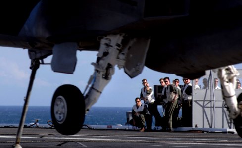 Landing Signal Officers aboard USS Harry S. Truman (CVN-75) on 15 January 2007 (070115-N-5345W-079)