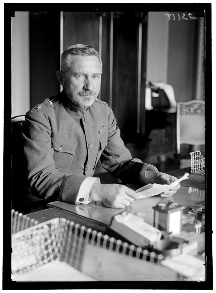 MARCH, PEYTON C., MAJ. GEN., U.S.A., CHIEF OF STAFF. AT DESK LCCN2016868955