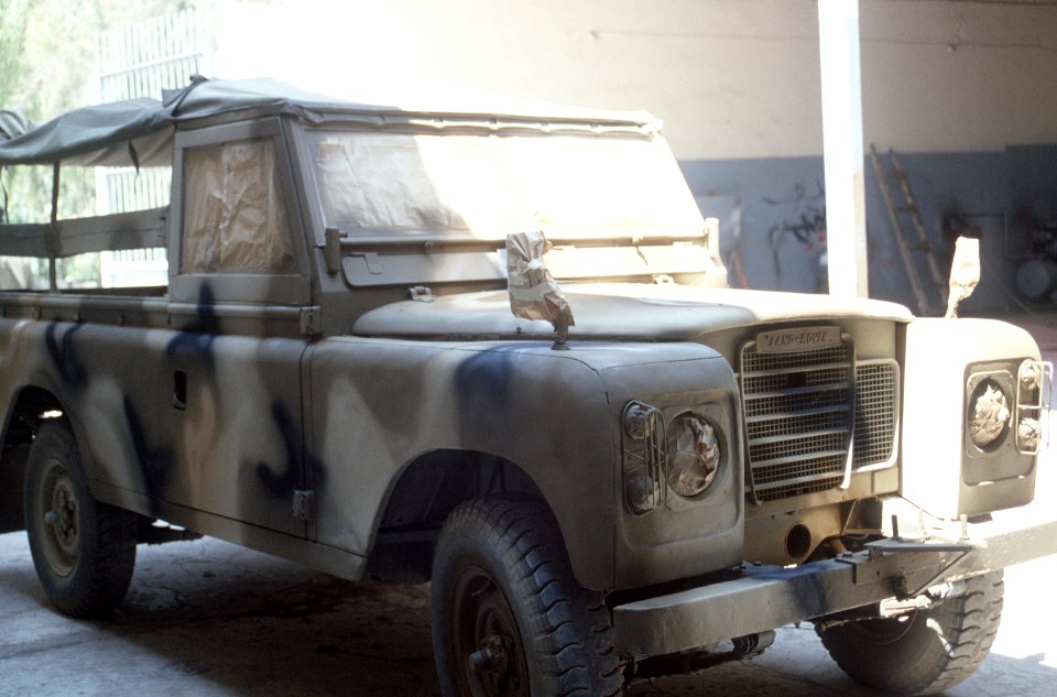 Land Rover Series III Bright Star 85 front q