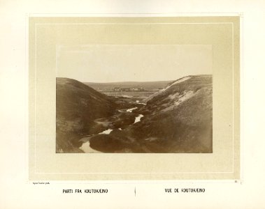 Landskap med elv og fjell i Kautokeino - Norsk folkemuseum - NF.15006-016