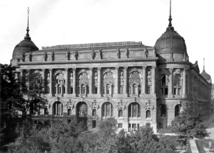 Landesgewerbemuseum Stuttgart, Hauptansicht nach der Kanzleistraße, 1898