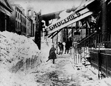 Langill, Cranmer C. - West 11th Street im Schneesturm von 1888 (Zeno Fotografie)