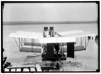 LANGLEY, SAMUEL PIERPONT. SECRETARY, SMITHSONIAN INSTITUTE. EXPERIMENTAL TANDEM BIPLANE ON POTOMAC EMBODYING LANGLEY PRINCIPLES LCCN2016865548
