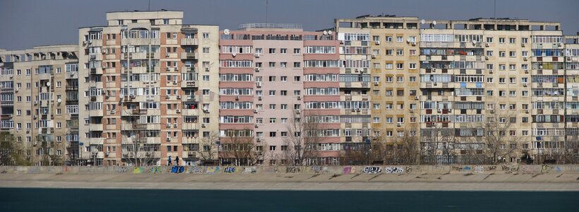 Crowded social neighborhood photo