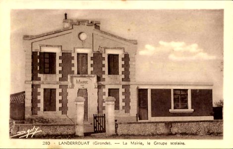 Landerrouat - Mairie et Groupe scolaire 4