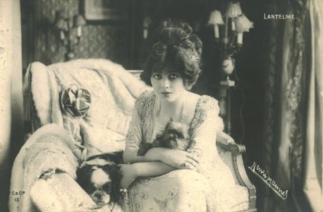 Lantelme-and-her-dogs