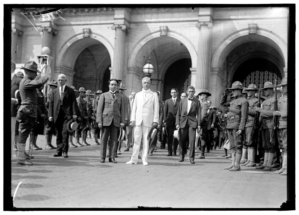 LANSING, ROBERT. SECRETARY OF STATE, 1915-1920. GREETING DR. BRUM, MINISTER FROM URUGUAY LCCN2016869449
