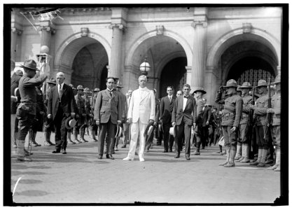 LANSING, ROBERT. SECRETARY OF STATE, 1915-1920. GREETING DR. BRUM, MINISTER FROM URUGUAY LCCN2016869449