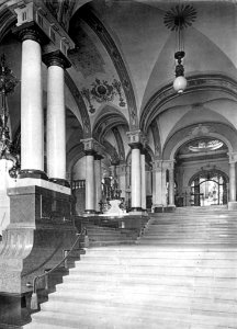 Landesgewerbemuseum Stuttgart, Haupteingang, Vorhalle, Treppe zum 1. Obergeschoss