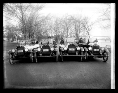 Lanza Motor Co., Greenwich Village Girls LCCN2016851831