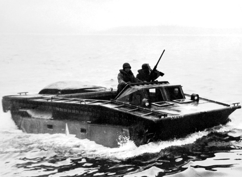 Landing Vehicle Tracked (LVT), Water Buffalo going ashore, WWII (21002329892)