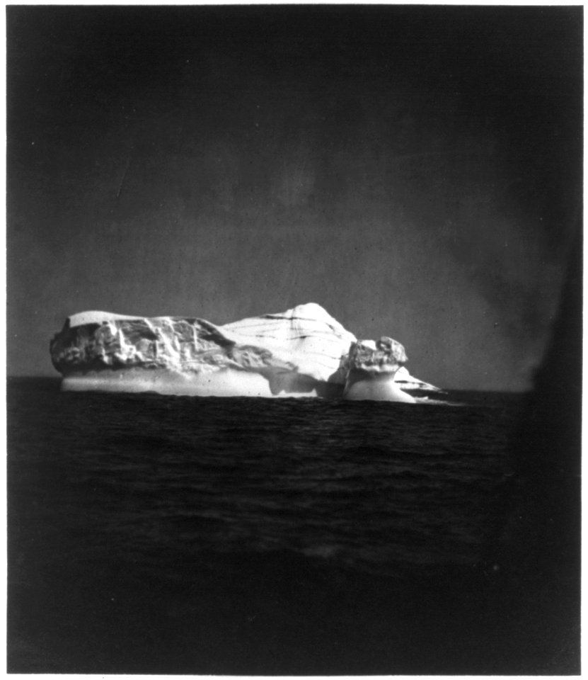 Large iceberg in the Atlantic Ocean, off the coast of Labrador LCCN2012645580