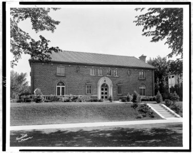 Large, brick residence at 4050 Mt. View Blvd., Denver, Colorado, designed by architect Jacques Benois Benedict) - Hyskell, Denver LCCN97510452