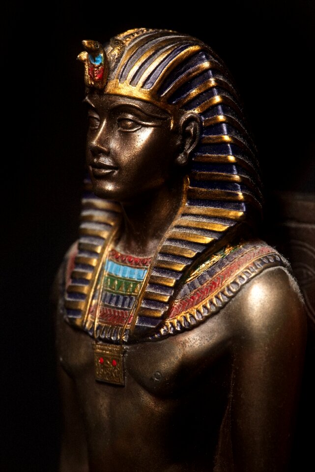 Religion statue pharaoh