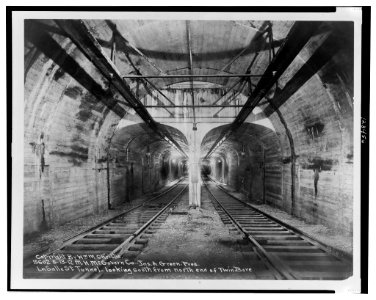 LaSalle St. Tunnel - looking south from north end of Twin Bore LCCN2001696860
