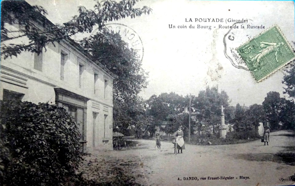 Lapouyade - bourg 4