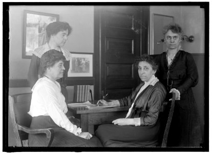 LATHROP, JULIA. HEAD OF CHILDREN'S BUREAU, LABOR DEPT. WITH ASSISTANCE IN CHILDREN'S BUREAU LCCN2016866331