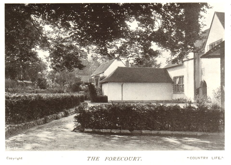 Latham Country Life 1904 Goddards Page 168 The Forecourt