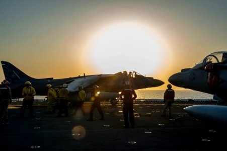 Launch from USS Makin Island 140922-N-KL846-030