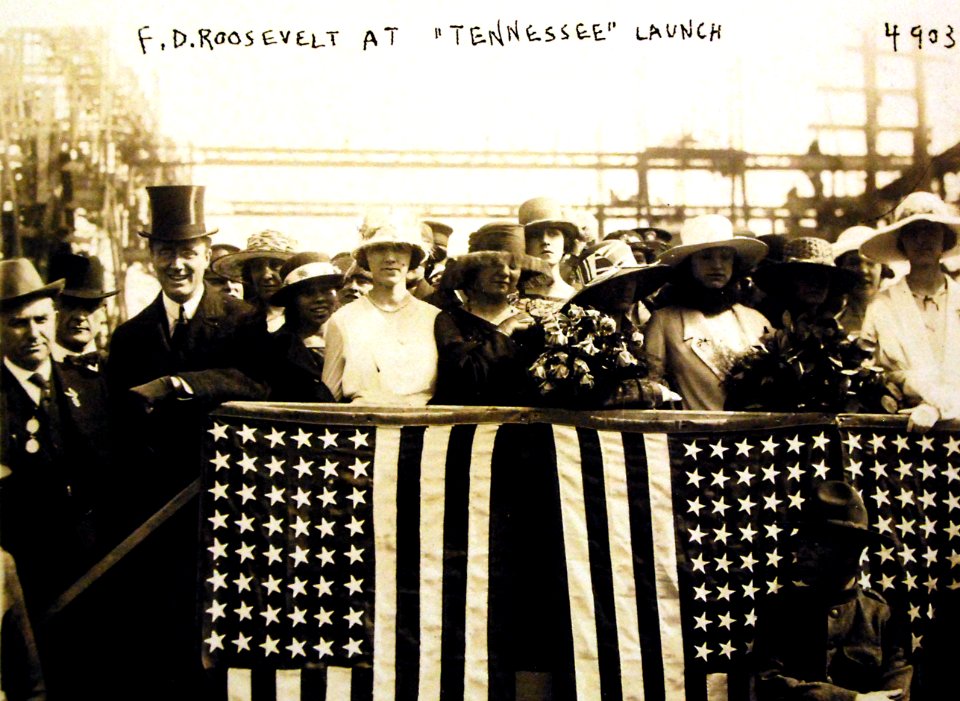 Launch of USS Tennessee (BB-43), Franklin D. Roosevelt and sponsor Helen Roberts, 1919 (27561253554)