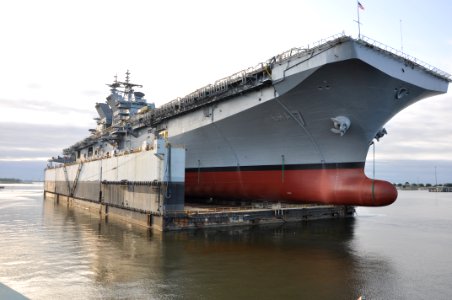 Launch of USS Tripoli (LHA-7) at Pascagoula on 1 May 2017