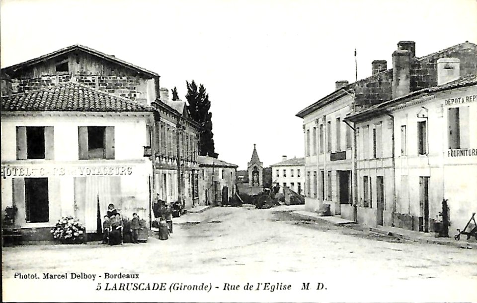 Laruscade - rue de l'église