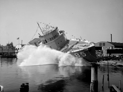Launch of Dutch minesweeper Onverdroten (M889) in 1953