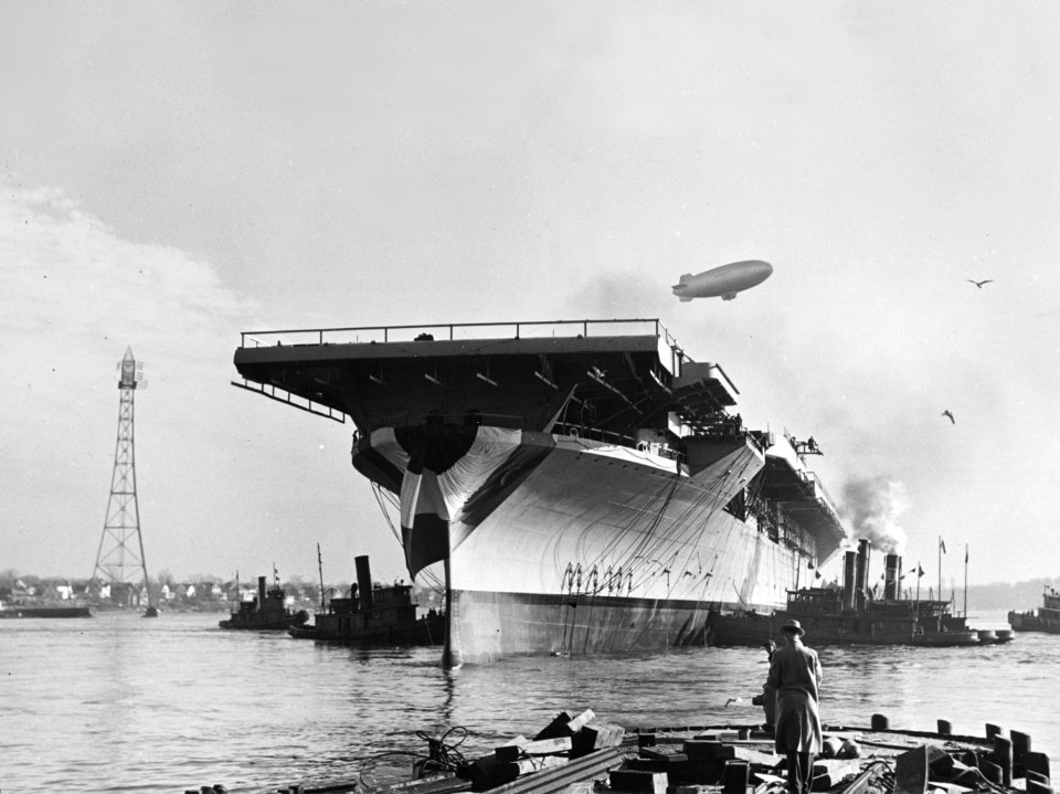 Launch of USS Bunker Hill (CV-17) at the Fore River Shipyard on 7 December 1942 (NH 97290)