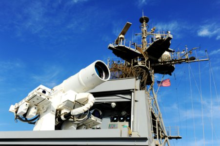 Laser Weapon System aboard USS Ponce (AFSB(I)-15) in November 2014 (02)